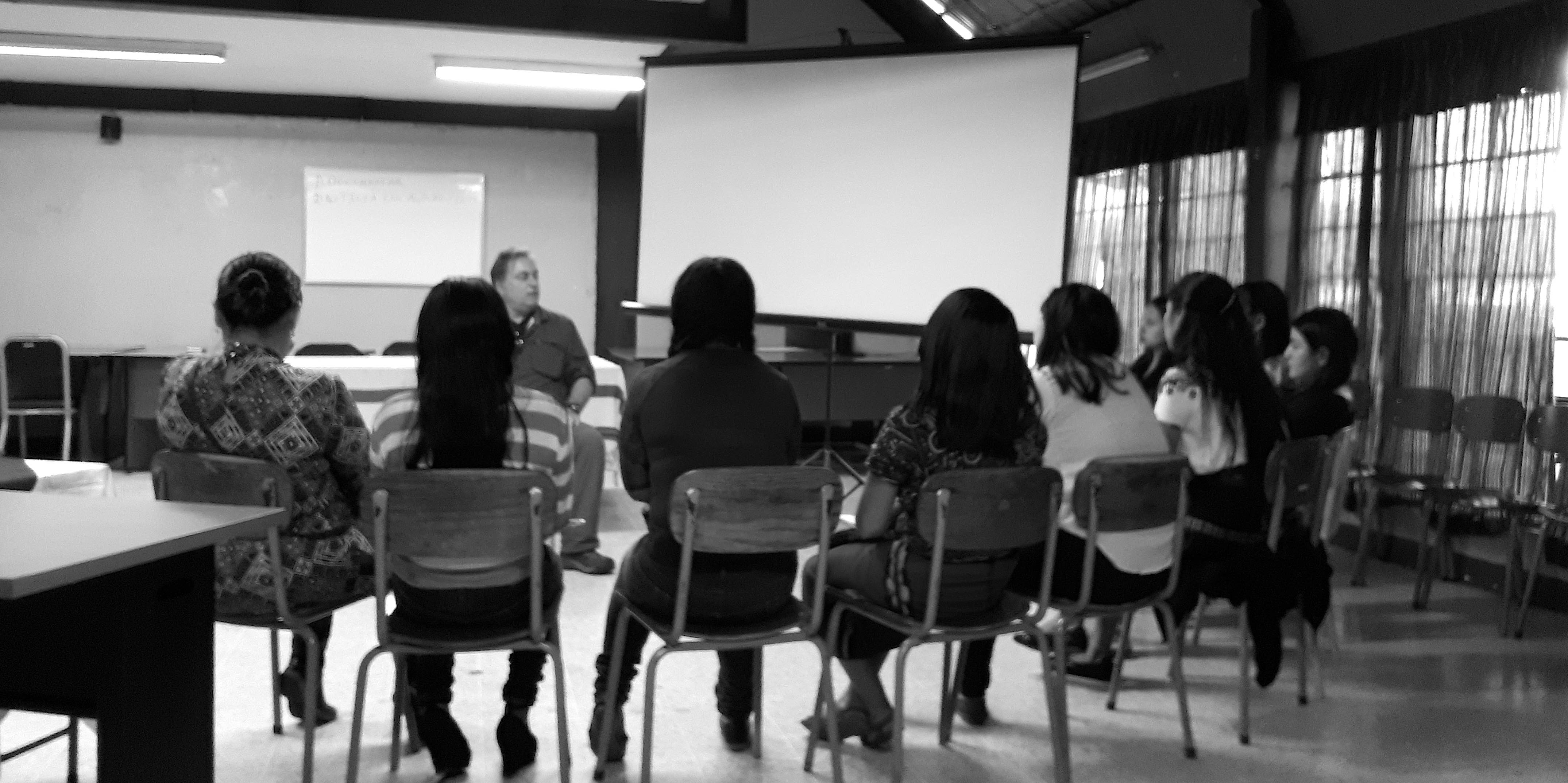 Indigenous women journalists attend a PEN Canada security workshop, December 2017, in Guatemala City.